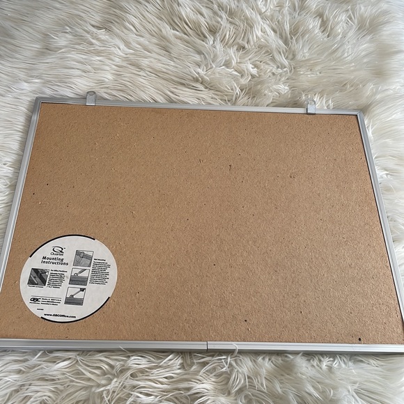 Small wall hanging bulletin board - Picture 11 of 16